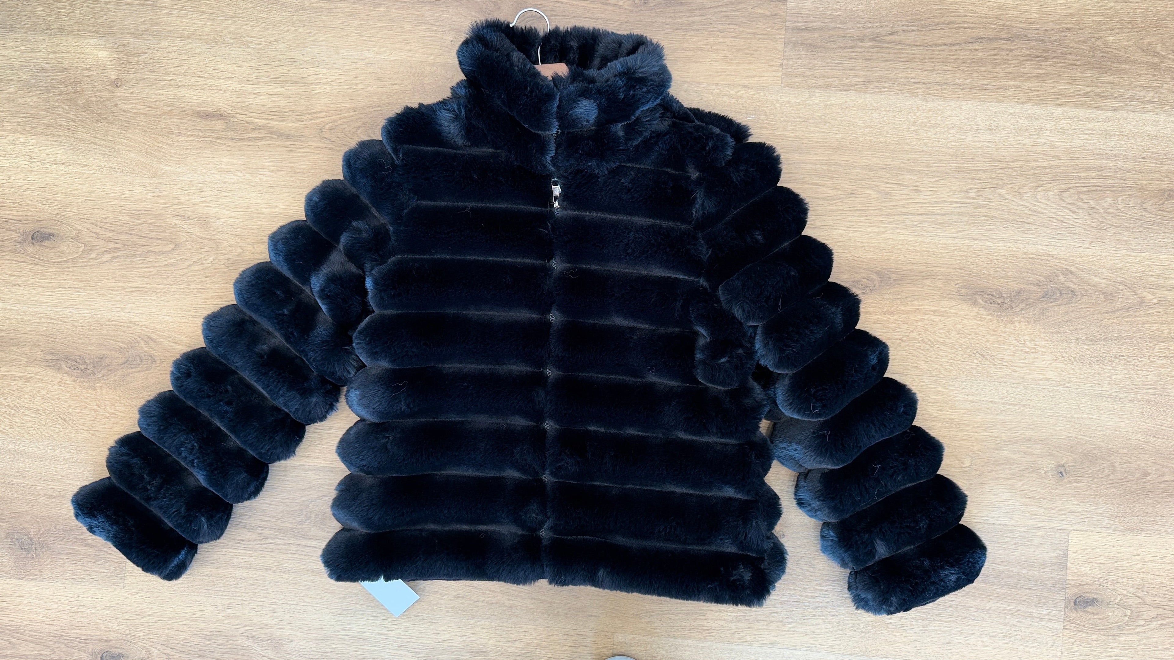 Faux fur Jacket with quilted polyester lining
