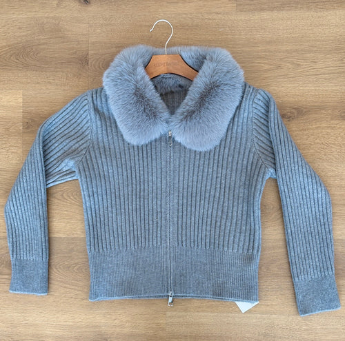 Beautiful Zip-up sweater jacket  with Fur on Collar
