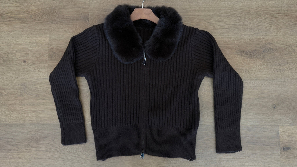 Beautiful Zip-up sweater jacket  with Fur on Collar