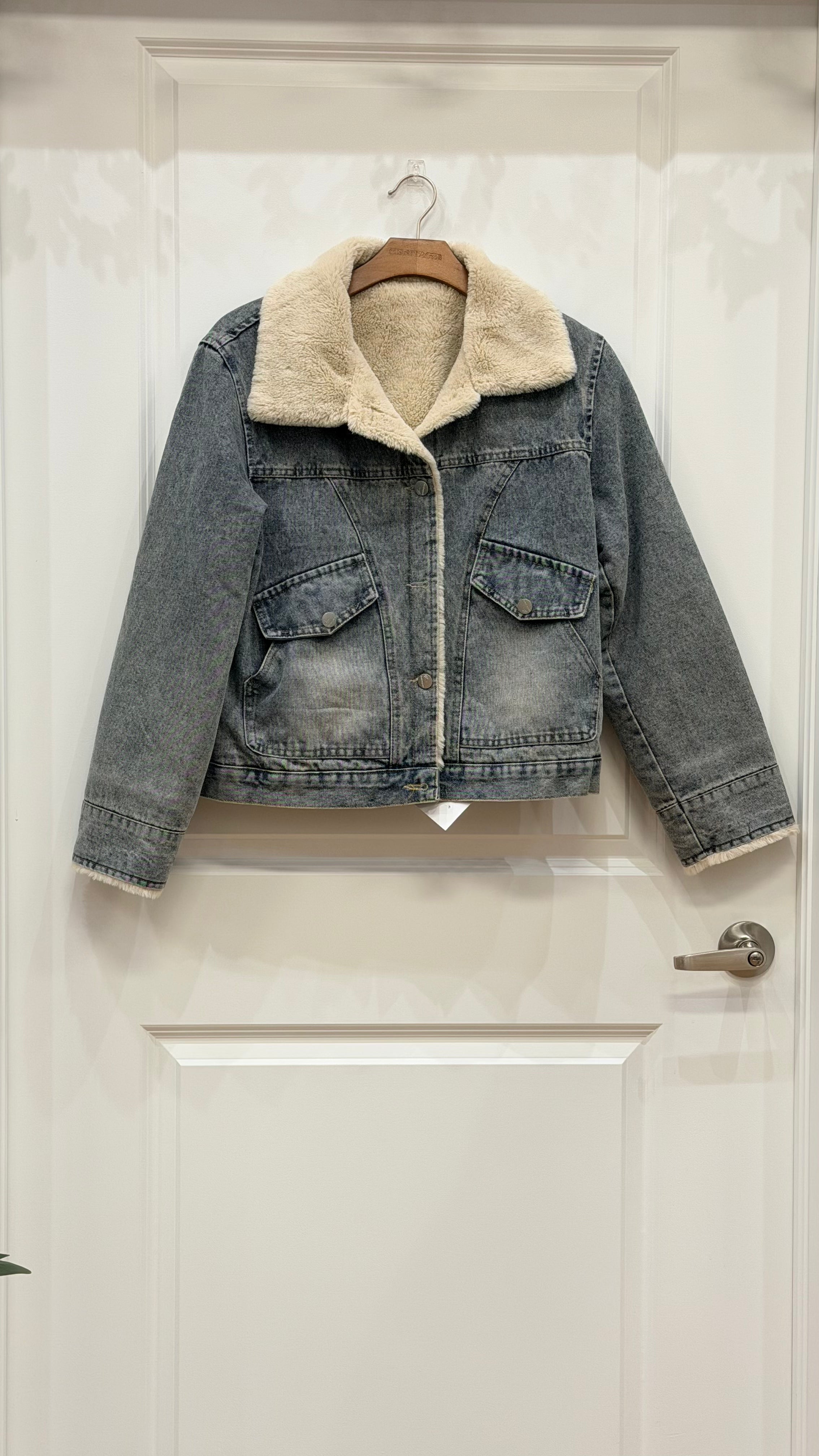 Girls & Women’s Winter Denim Jacket with Faux Fur Collar | Sherpa Lined Button-Up Jean Jacket | Warm Casual Winter Outerwear