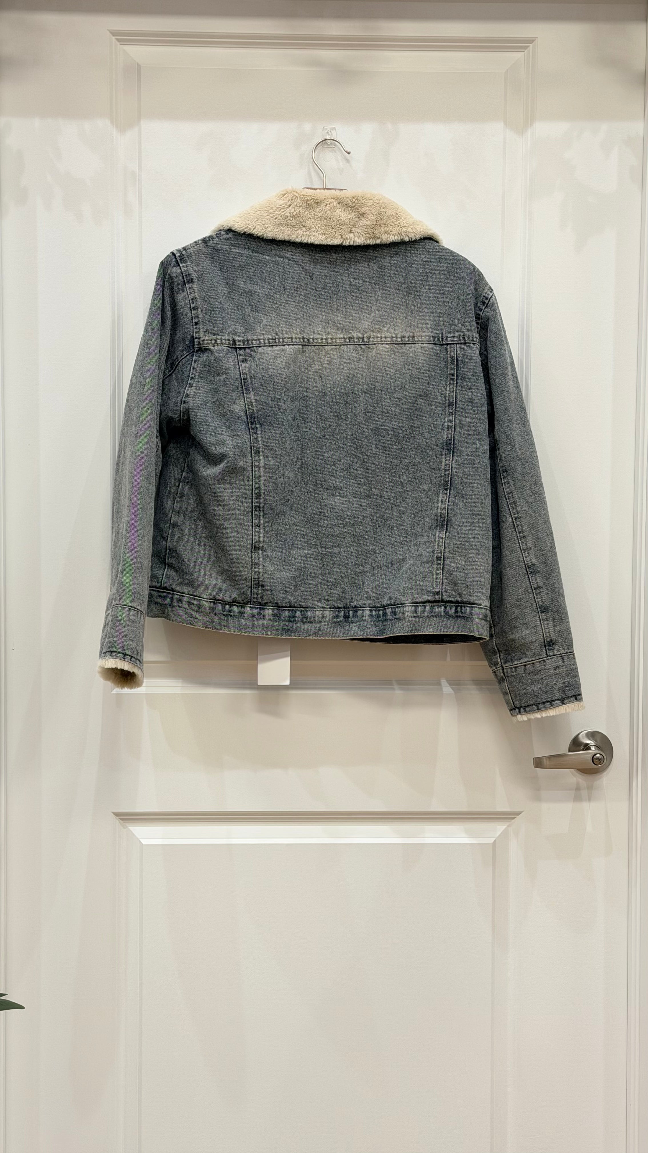 Girls & Women’s Winter Denim Jacket with Faux Fur Collar | Sherpa Lined Button-Up Jean Jacket | Warm Casual Winter Outerwear