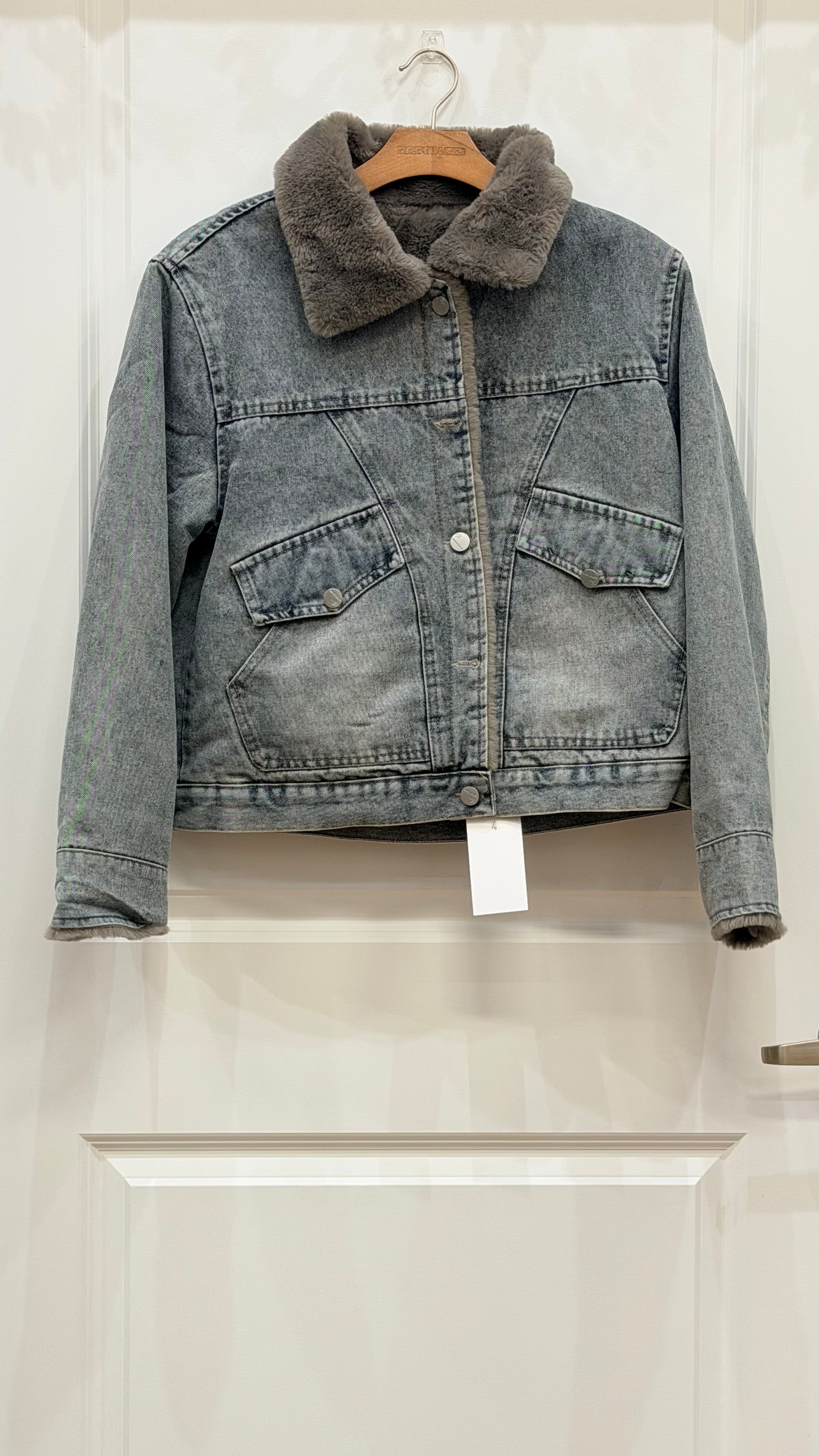 Girls & Women’s Winter Denim Jacket with Faux Fur Collar | Sherpa Lined Button-Up Jean Jacket | Warm Casual Winter Outerwear