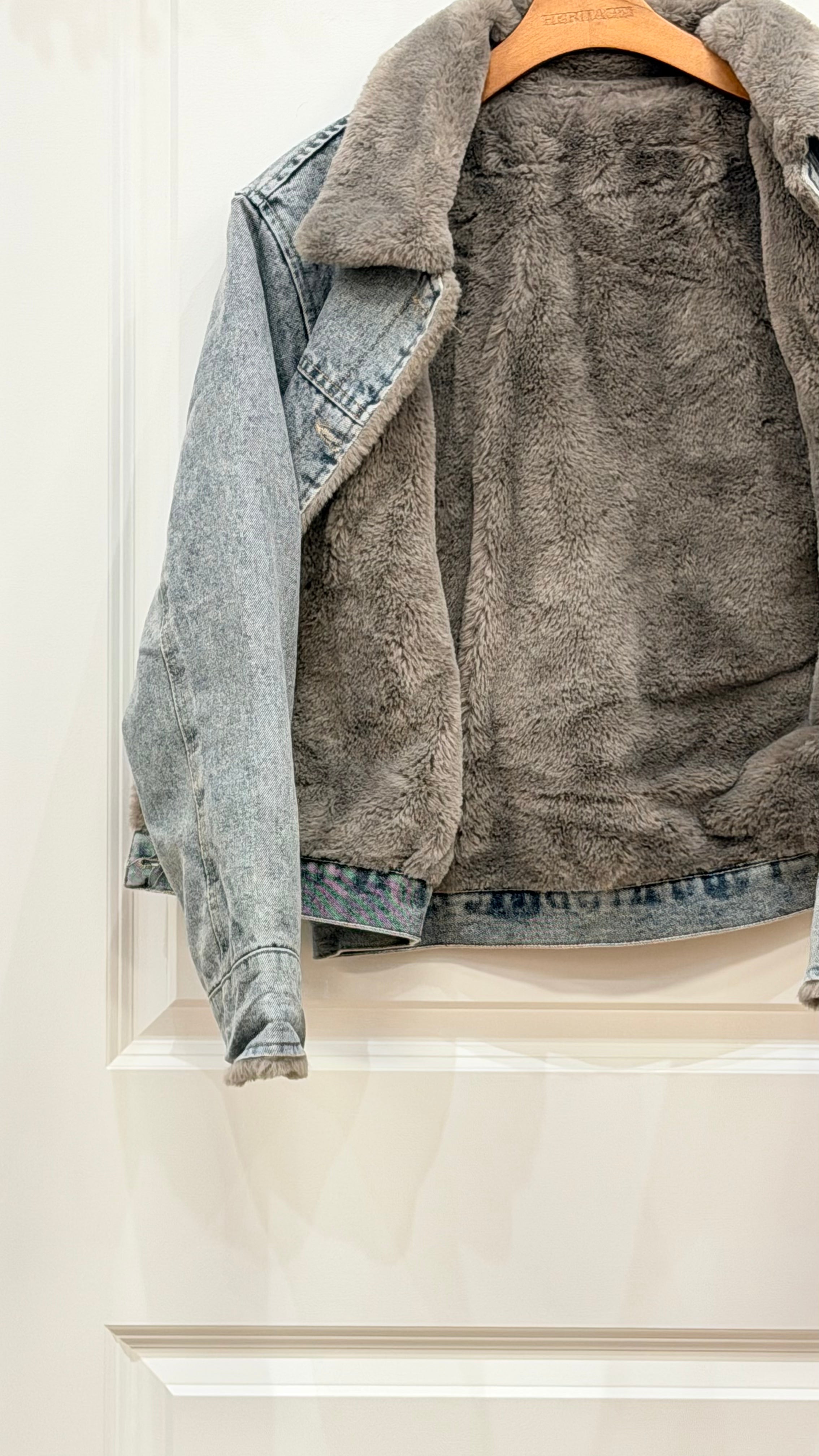 Girls & Women’s Winter Denim Jacket with Faux Fur Collar | Sherpa Lined Button-Up Jean Jacket | Warm Casual Winter Outerwear